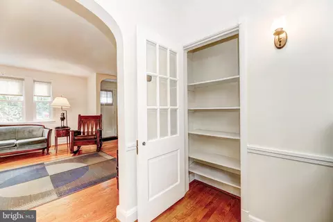 Entry Way - 47 Dunkirk Rd, Baltimore, MD 21212 photo 2 of 2