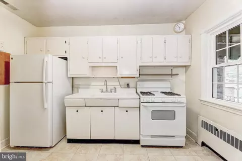 Kitchen - 47 Dunkirk Rd, Baltimore, MD 21212 photo 2 of 2