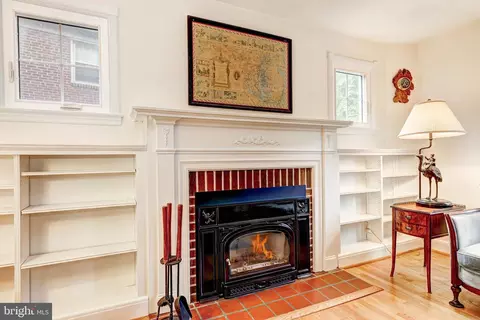 Living - 47 Dunkirk Rd, Baltimore, MD 21212 photo 2 of 4