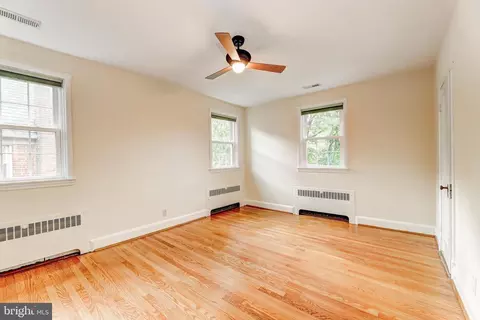 Bedroom - 47 Dunkirk Rd, Baltimore, MD 21212 photo 2 of 6