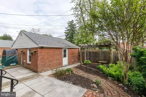 Exterior - 47 Dunkirk Rd, Baltimore, MD 21212 photo 6 of 11