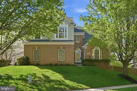 9500 Meadows Farm Dr, Owings Mills, MD 21117