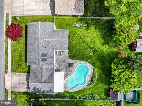 View/Area - 2513 Maple Rd, Sparrows Point, MD 21219 photo 3 of 5
