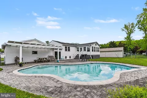 Exterior - 2513 Maple Rd, Sparrows Point, MD 21219 photo 5 of 6