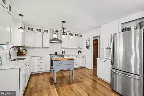 Kitchen - 2513 Maple Rd, Sparrows Point, MD 21219 photo 2 of 3