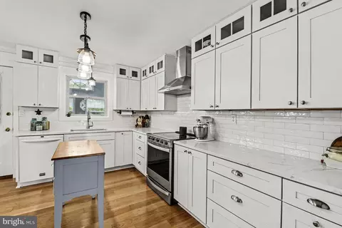Kitchen - 2513 Maple Rd, Sparrows Point, MD 21219 photo 3 of 3