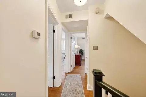 Entry Way - 425 Murdock Rd, Baltimore, MD 21212 photo 3 of 8
