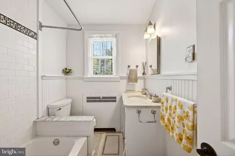 Bath - 425 Murdock Rd, Baltimore, MD 21212 photo 3 of 6