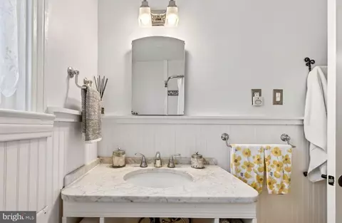 Bath - 425 Murdock Rd, Baltimore, MD 21212 photo 2 of 6
