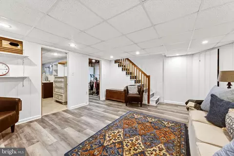 Entry Way - 425 Murdock Rd, Baltimore, MD 21212 photo 7 of 8