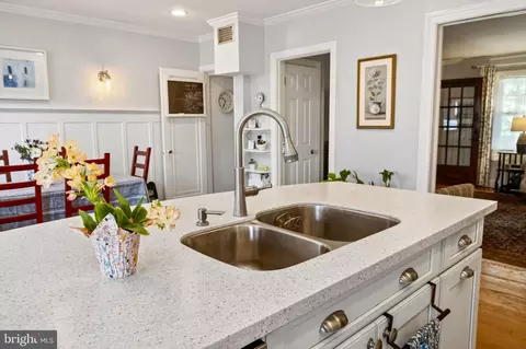 Kitchen - 425 Murdock Rd, Baltimore, MD 21212 photo 7 of 8