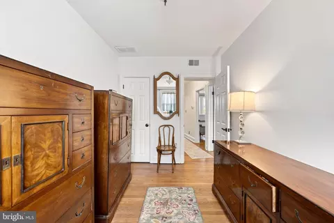 Entry Way - 425 Murdock Rd, Baltimore, MD 21212 photo 5 of 8