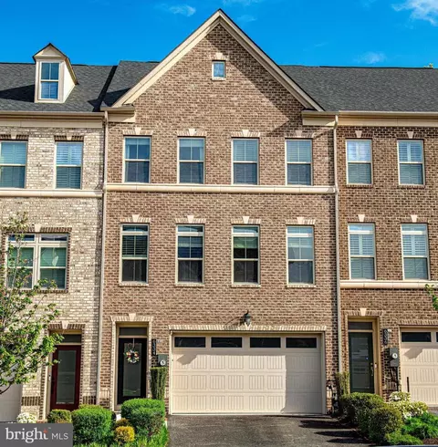 6334 Islington St, Middle River, MD 21220