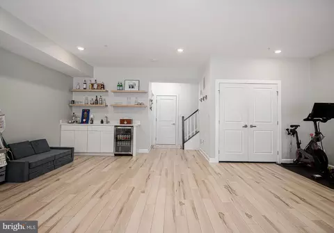 Entry Way - 6334 Islington St, Middle River, MD 21220 photo 6 of 7