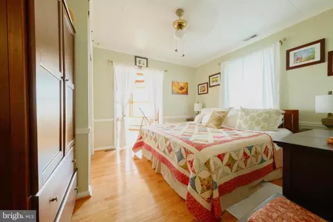 Bedroom - 6029 Loreley Beach Rd, White Marsh, MD 21162 photo 4 of 4