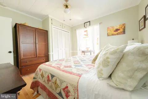 Bedroom - 6029 Loreley Beach Rd, White Marsh, MD 21162 photo 3 of 4