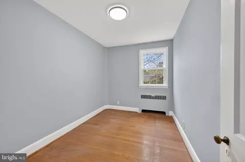 Bedroom - 124 Dunkirk Rd, Baltimore, MD 21212 photo 5 of 9