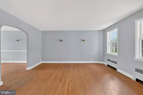 Living - 124 Dunkirk Rd, Baltimore, MD 21212 photo 5 of 5