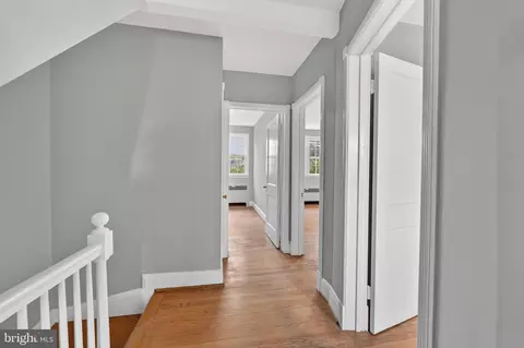 Entry Way - 124 Dunkirk Rd, Baltimore, MD 21212 photo 2 of 2