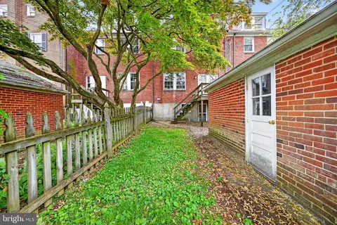 Exterior - 124 Dunkirk Rd, Baltimore, MD 21212 photo 4 of 8