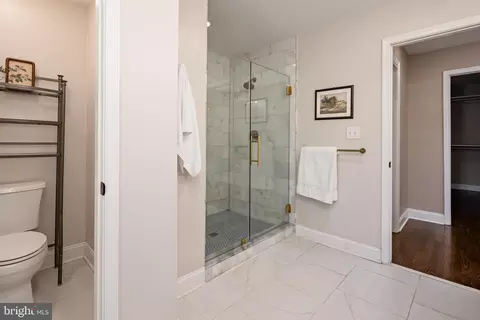 Bath - 902 Kingston Rd, Baltimore, MD 21212 photo 7 of 8