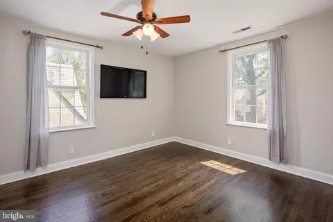 Bedroom - 902 Kingston Rd, Baltimore, MD 21212 photo 1 of 6