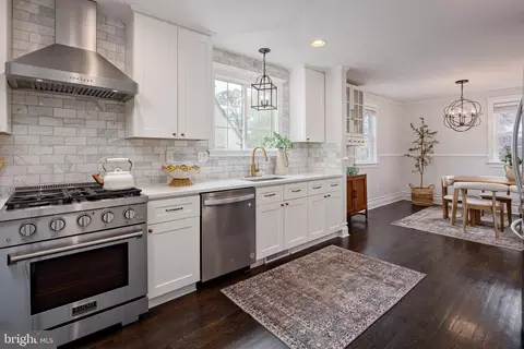 Kitchen - 902 Kingston Rd, Baltimore, MD 21212 photo 2 of 3