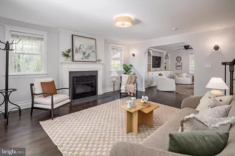 Living - 902 Kingston Rd, Baltimore, MD 21212 photo 1 of 1