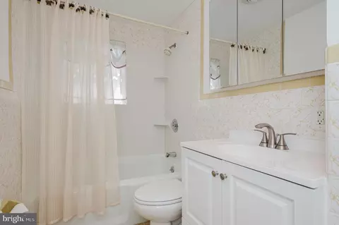 Bath - 10 Elmont Ave, Baltimore, MD 21206 photo 3 of 3