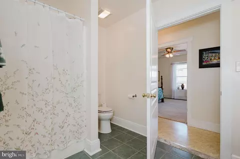 Bath - 10 Elmont Ave, Baltimore, MD 21206 photo 2 of 3