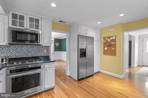 Kitchen - 636 Overbrook Rd, Baltimore, MD 21212 photo 3 of 4