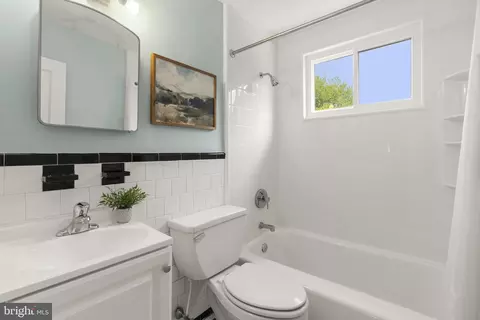 Bath - 1245 Brewster St, Halethorpe, MD 21227 photo 1 of 2
