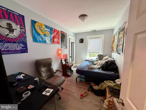Bedroom - 405 Central Ave, Towson, MD 21204 photo 4 of 7