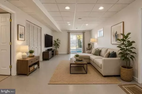 Living - 1400 Burke Rd, Middle River, MD 21220 photo 5 of 5