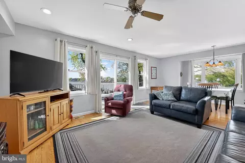 Living - 1400 Burke Rd, Middle River, MD 21220 photo 2 of 5