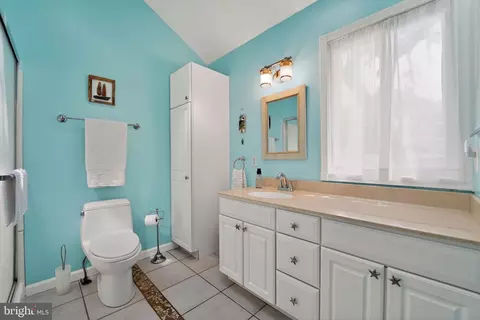 Bath - 1400 Burke Rd, Middle River, MD 21220 photo 2 of 3