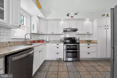 Kitchen - 1400 Burke Rd, Middle River, MD 21220 photo 3 of 3