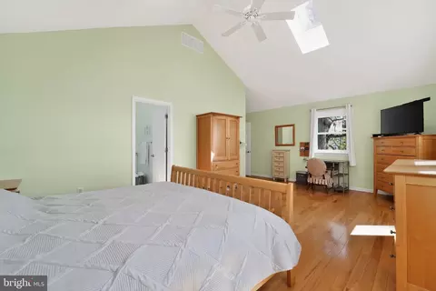 Bedroom - 1400 Burke Rd, Middle River, MD 21220 photo 4 of 5
