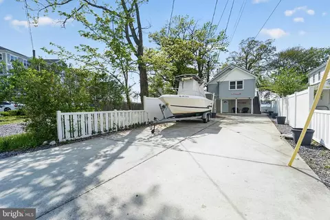 Exterior - 1400 Burke Rd, Middle River, MD 21220 photo 3 of 5
