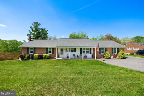 8928 Satyr Hl, Parkville, MD 21234