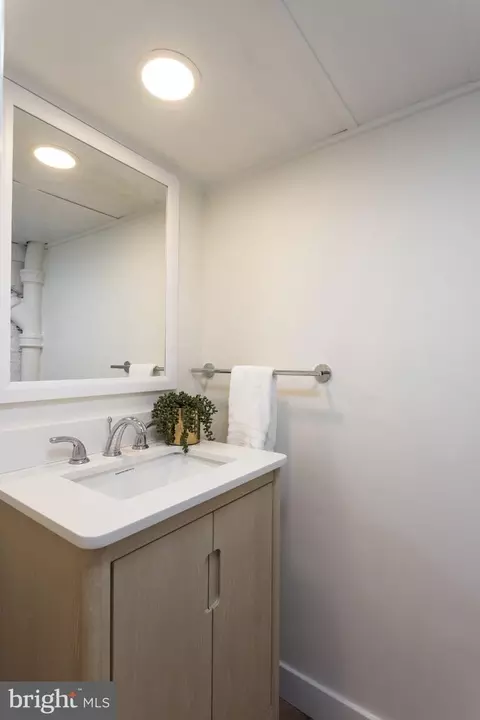 Bath - 7005 Copeleigh, Baltimore, MD 21212 photo 7 of 7