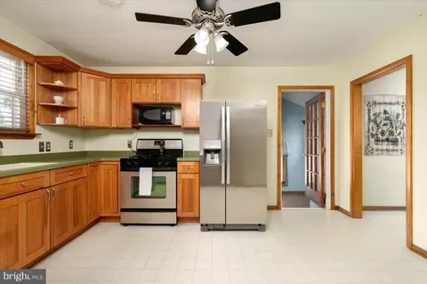 Entry Way - 3231 Grace Rd, Sparrows Point, MD 21219 photo 1 of 3