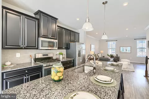 Kitchen - 2824 Shaws Rd, Sparrows Point, MD 21219 photo 2 of 2