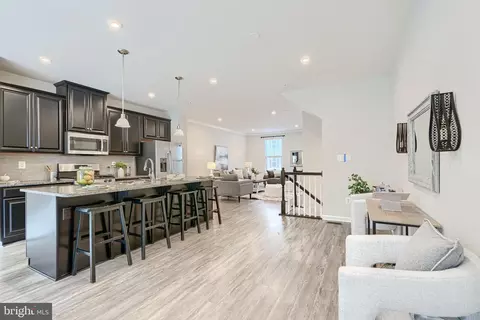 Entry Way - 2824 Shaws Rd, Sparrows Point, MD 21219 photo 7 of 14