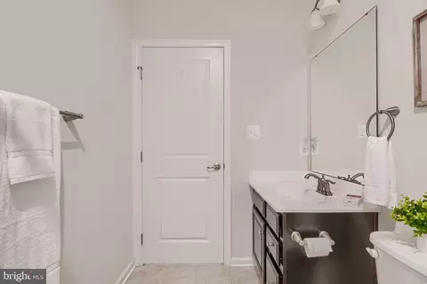 Entry Way - 2824 Shaws Rd, Sparrows Point, MD 21219 photo 11 of 14