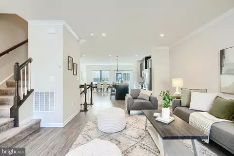 Entry Way - 2824 Shaws Rd, Sparrows Point, MD 21219 photo 1 of 14