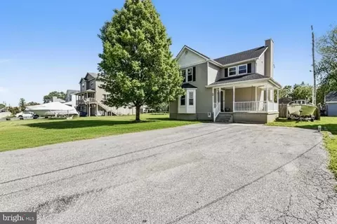 7333 Greenbank Rd, Middle River, MD 21220