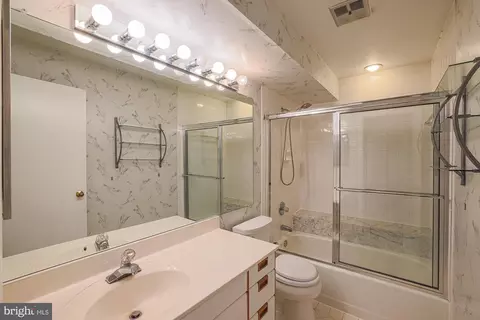 Bath - 7 B Pipe Hill Ct #7B, Baltimore, MD 21209 photo 1 of 4