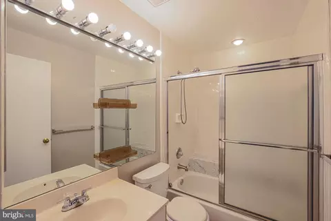 Bath - 7 B Pipe Hill Ct #7B, Baltimore, MD 21209 photo 4 of 4