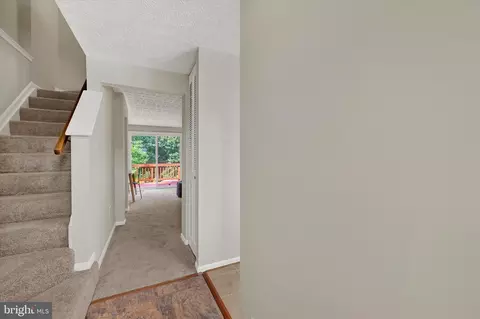 Entry Way - 45 Hyacinth Rd, Parkville, MD 21234 photo 2 of 2